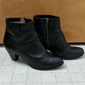 Frye Phoebe Black ankle booties, 7.5